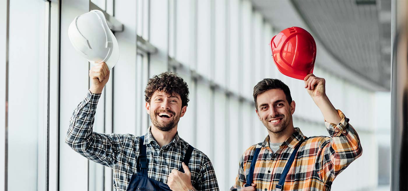 roof-worker-with-helmet roof-worker